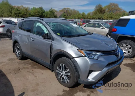 2017 Toyota Rav4 Le z USA, uszkodzony, nr VIN 2T3ZFREV2HW345276